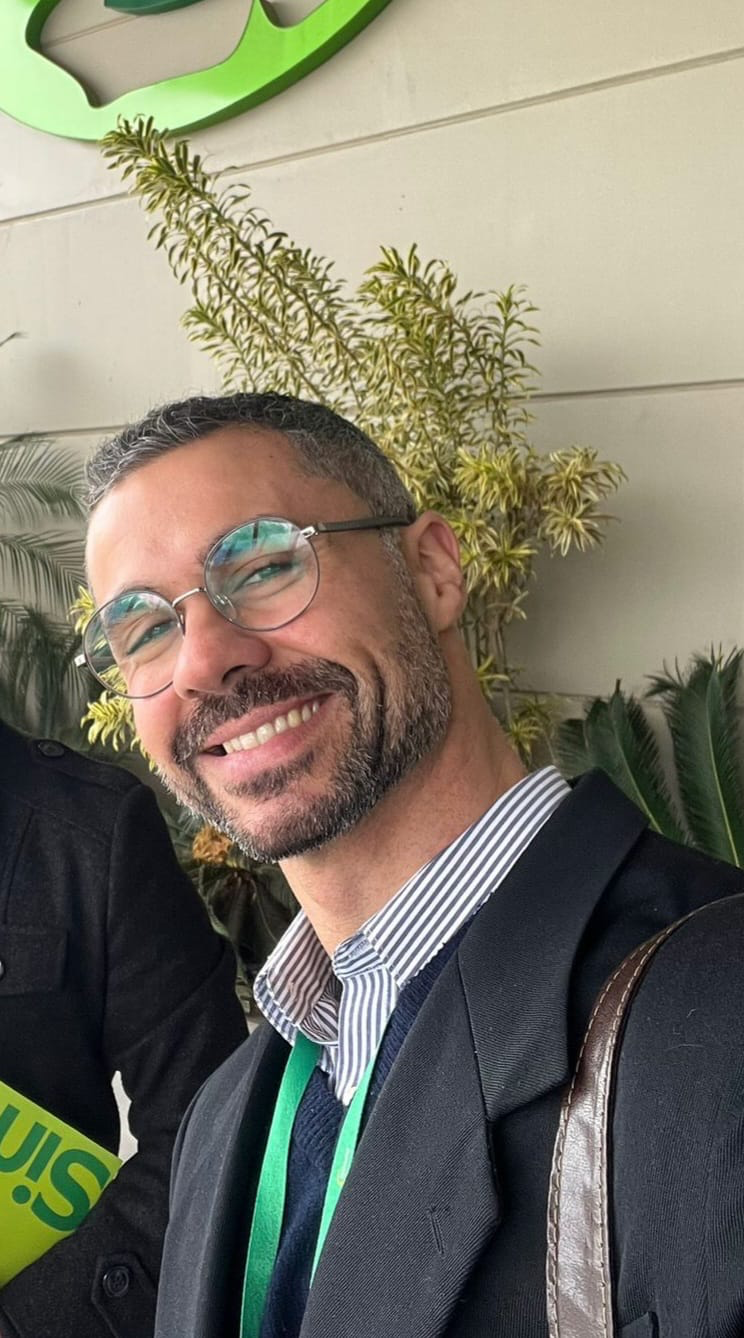 Foto do professor Vinicius Almeida